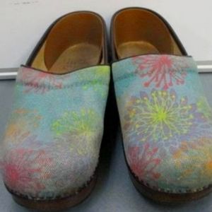 Women’s Floral Canvas Slip-On Clogs in Multi-Color